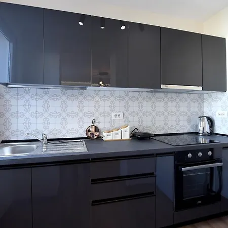 Noir Living 2 Bedroom Appartement Tirana