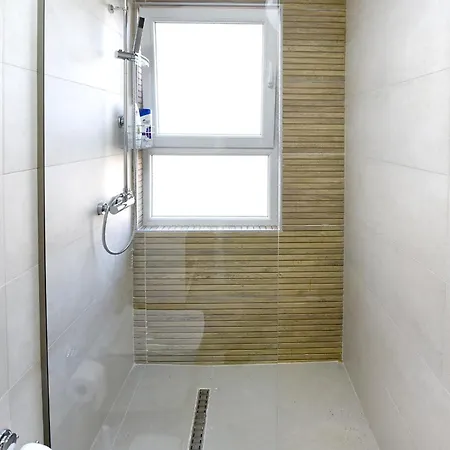 Noir Living 2 Bedroom Tiran