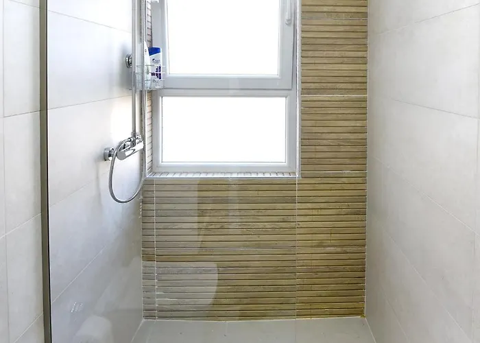 Noir Living 2 Bedroom טיראנה